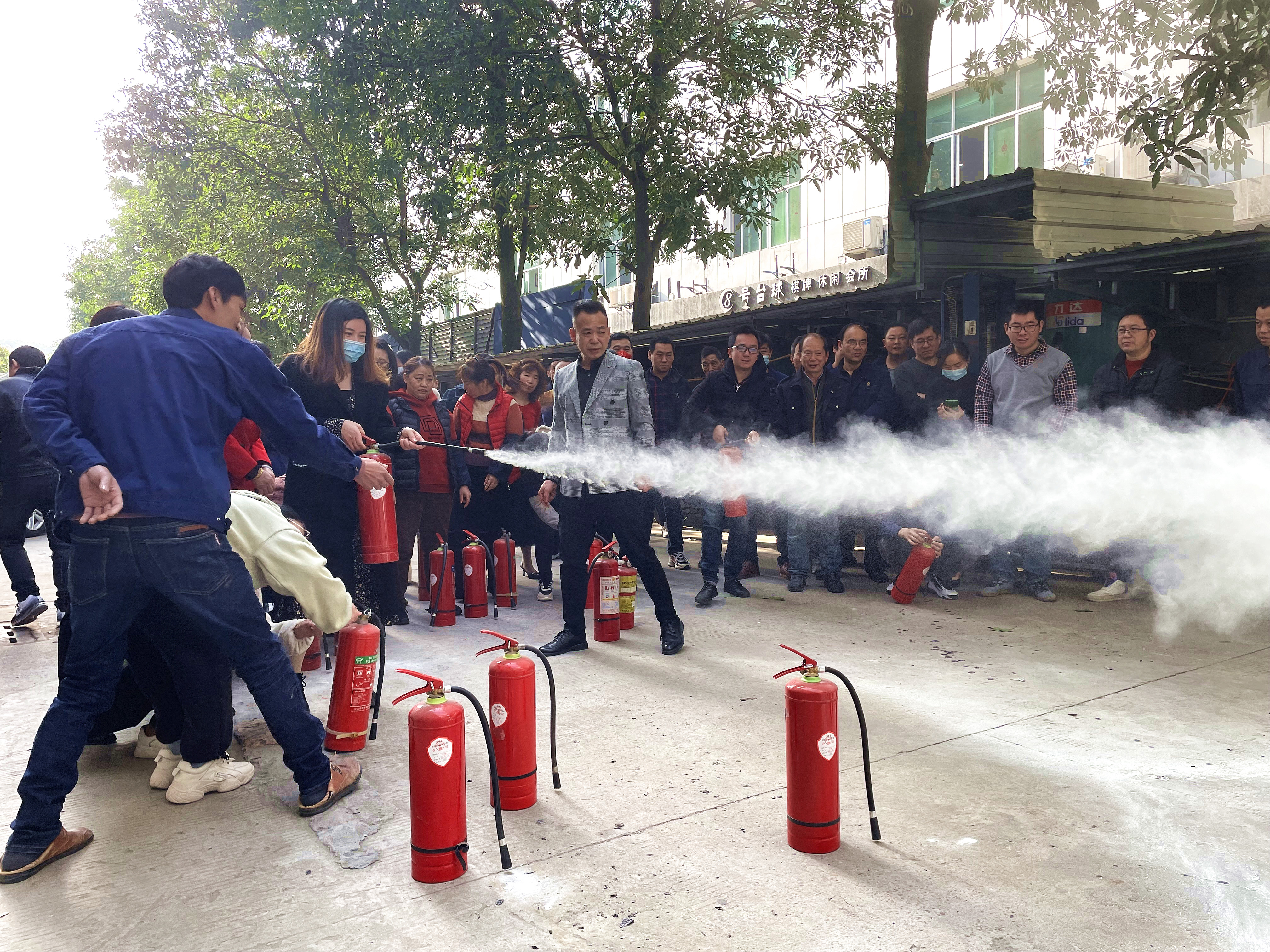 “落實安全責(zé)任，共筑安全屏障”萊斯特開展3月消防演練活動